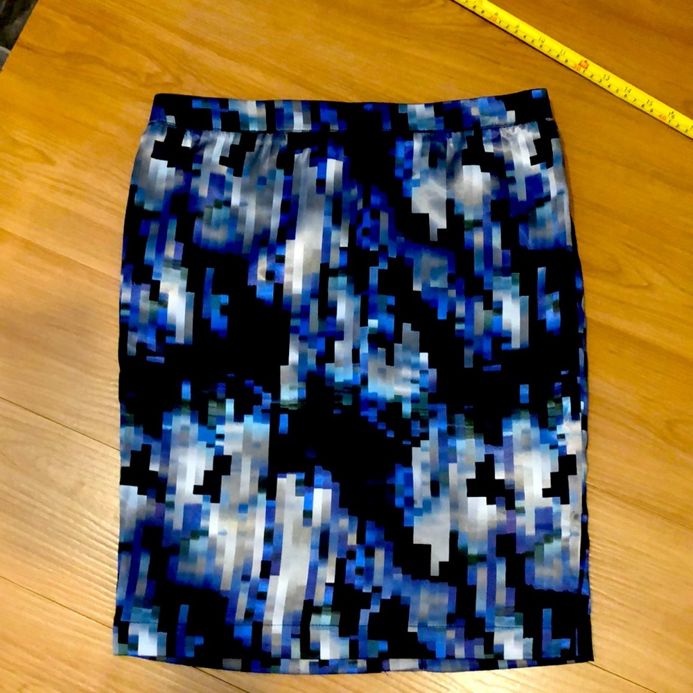 Blue: gray/ black pattered modest pencil skirt, Mario Serrano, size 8